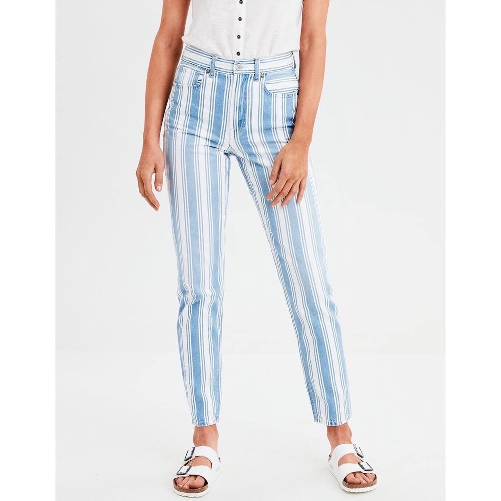 NWT American Eagle Mom Jeans
